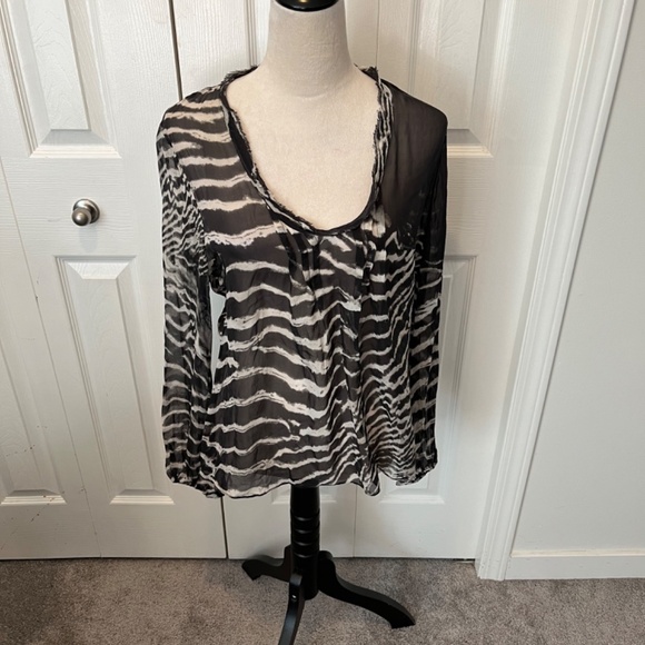 Elie Tahari pure silk size M top - Picture 2 of 15